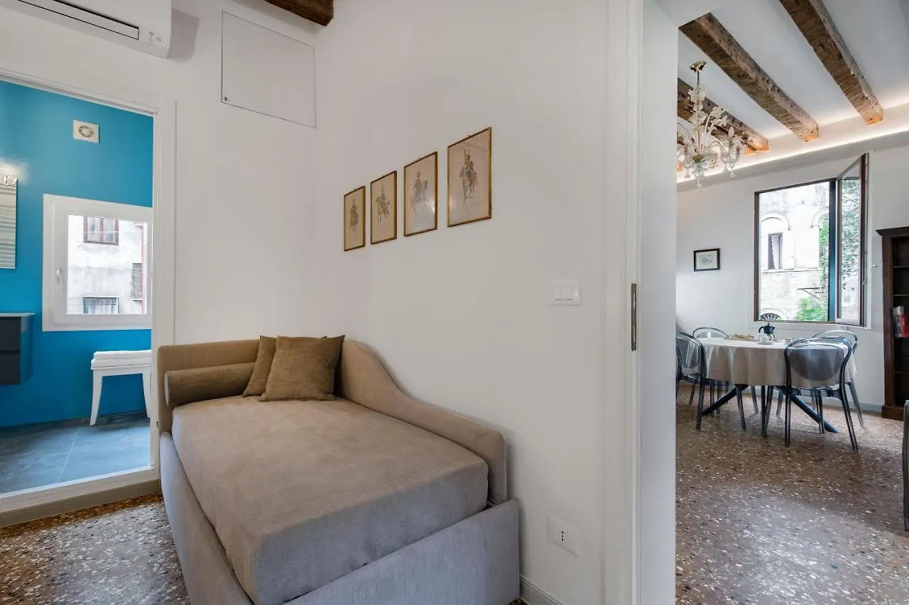 Ca' Anna Rialto Apartment M0270429079 Venice Italy